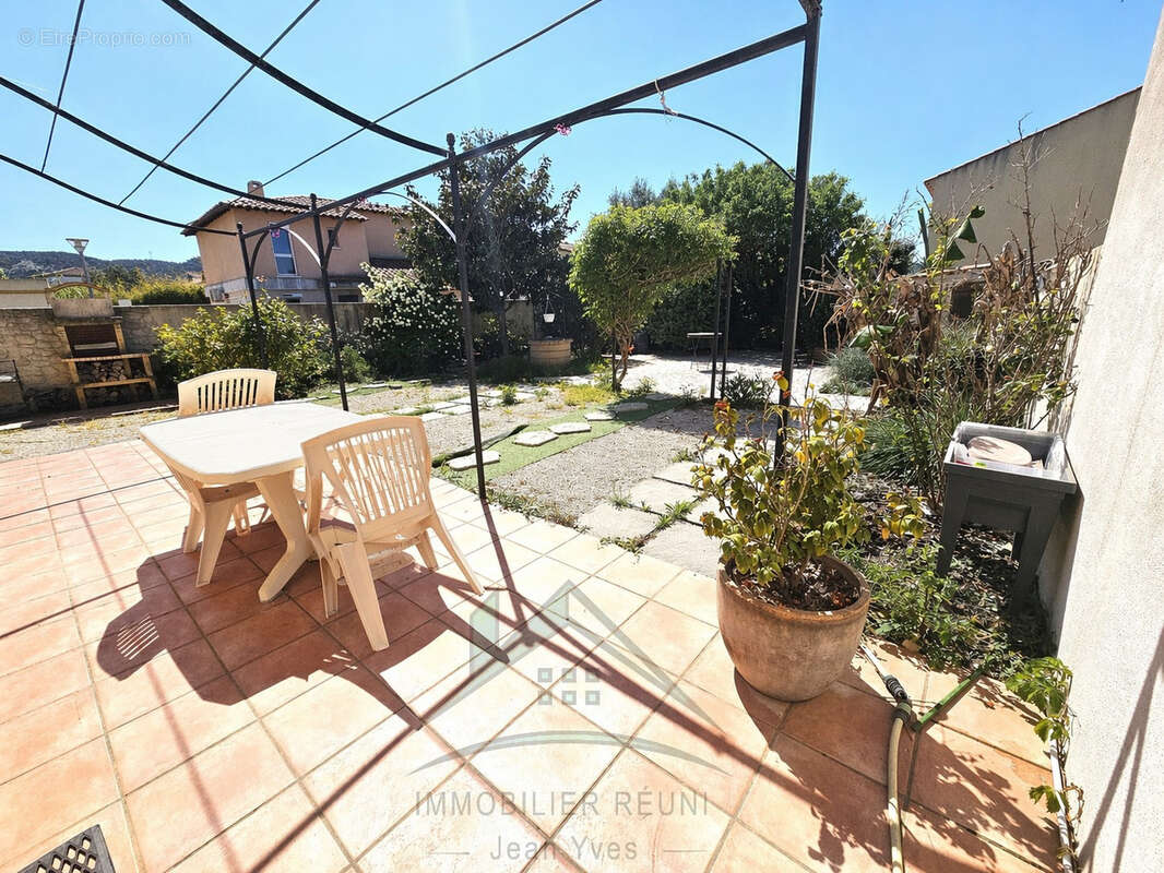 Maison à CHATEAUNEUF-LES-MARTIGUES