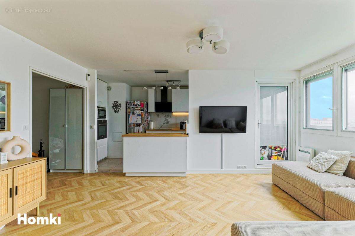 Appartement à CHARENTON-LE-PONT