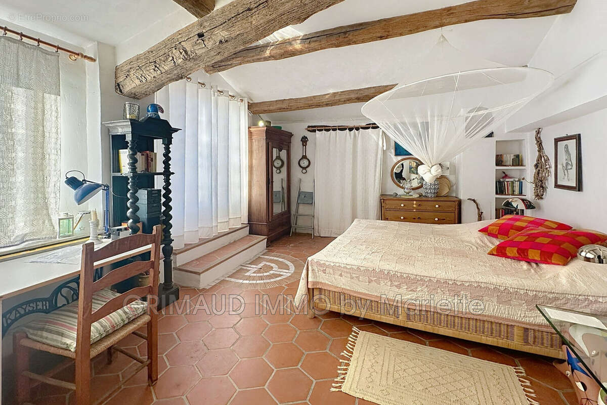 Maison à PLAN-DE-LA-TOUR