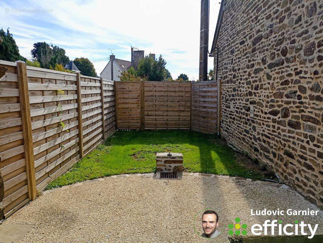 Maison à FOUGEROLLES-DU-PLESSIS