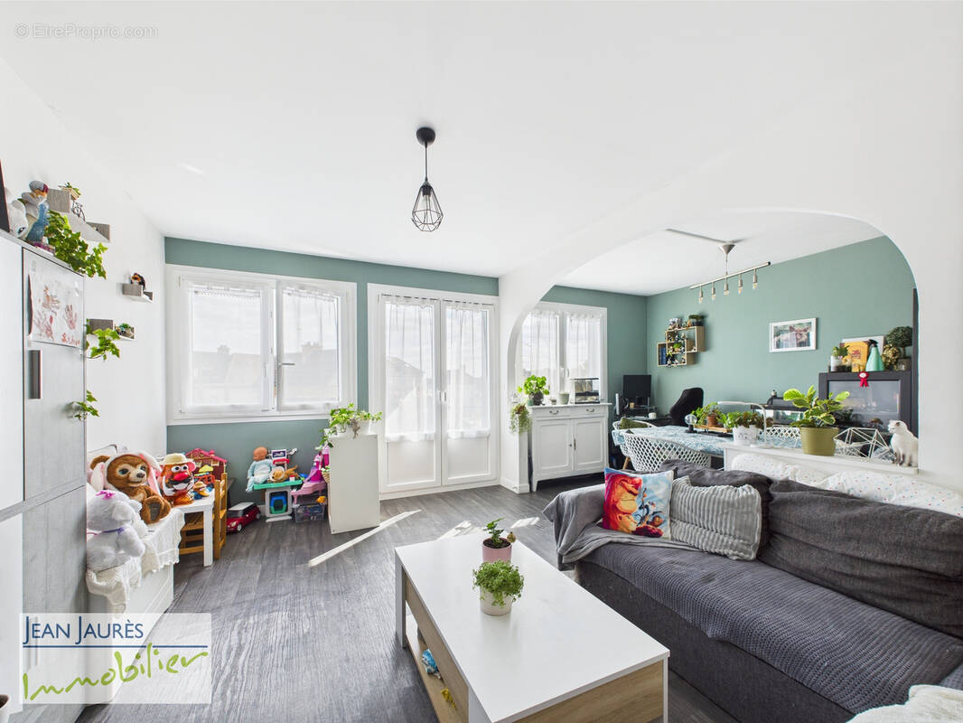 Appartement à SAINTE-SAVINE