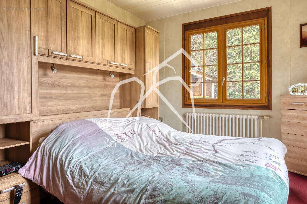 Demeure Familiale de charme 9 Pièces  Parc arboré et dépendance  Saint-Martin-du-Vivier  246m² - photo 8