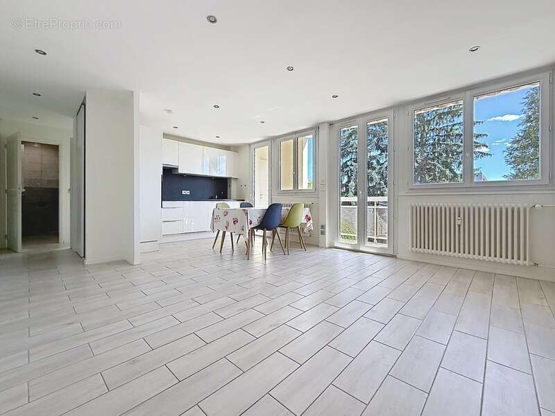 Appartement à VILLE-LA-GRAND