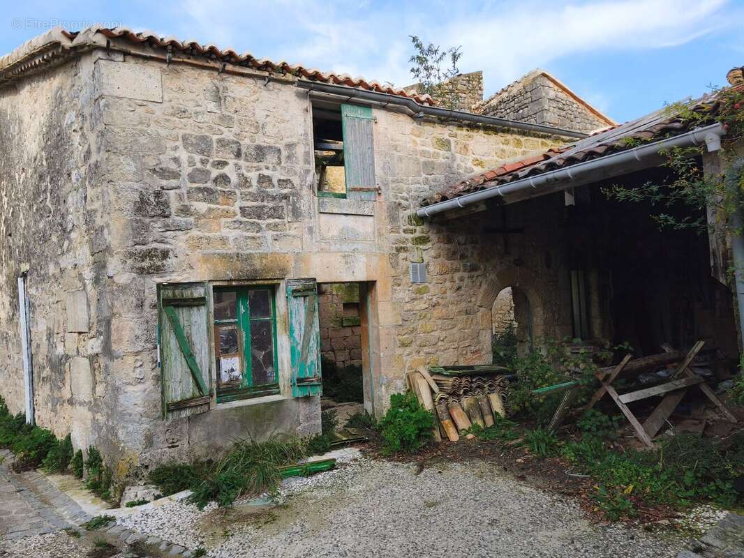Maison 76 m² à Soyaux  - photo 95