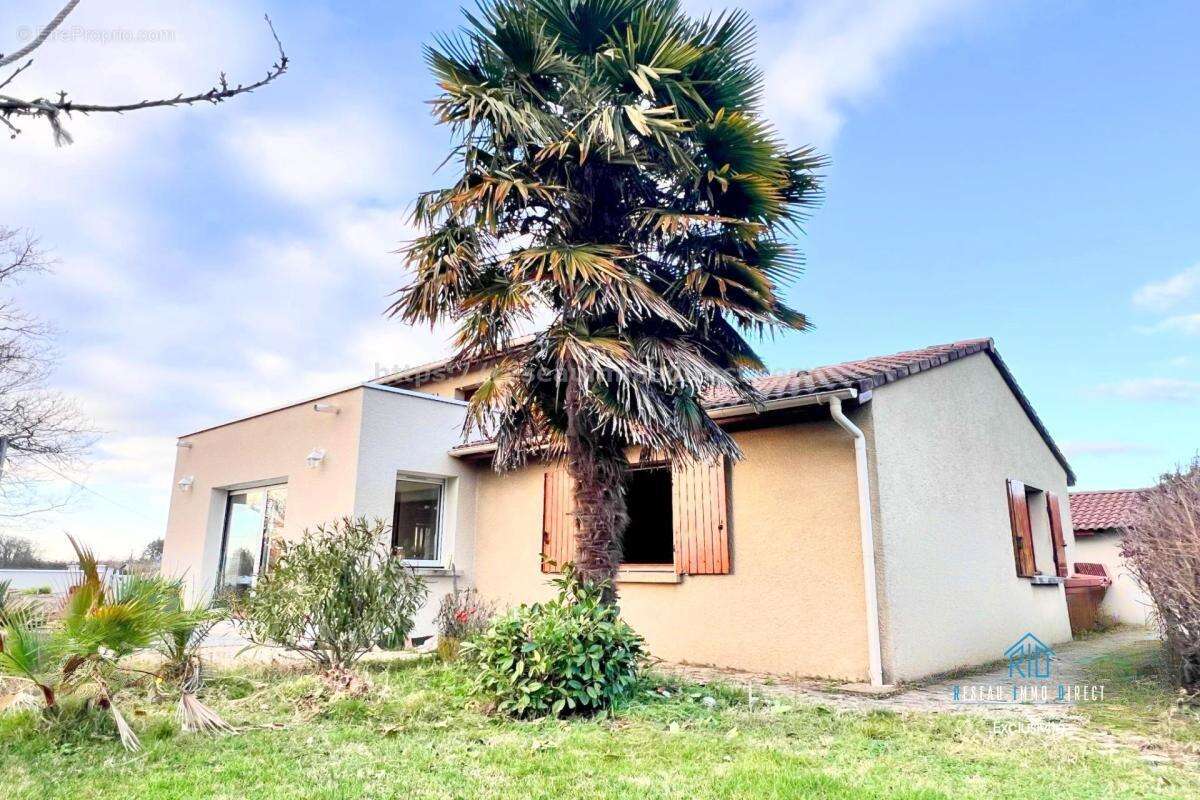 Maison à SAINT-SIMEON-DE-BRESSIEUX