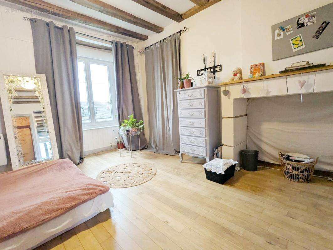 Maison de charme – 90 m² – 3 chambres – jardin clos – garage – PONTVALLAIN (72) - photo 7