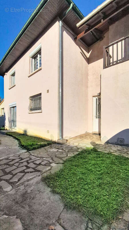 Maison à VILLENAVE-D&#039;ORNON