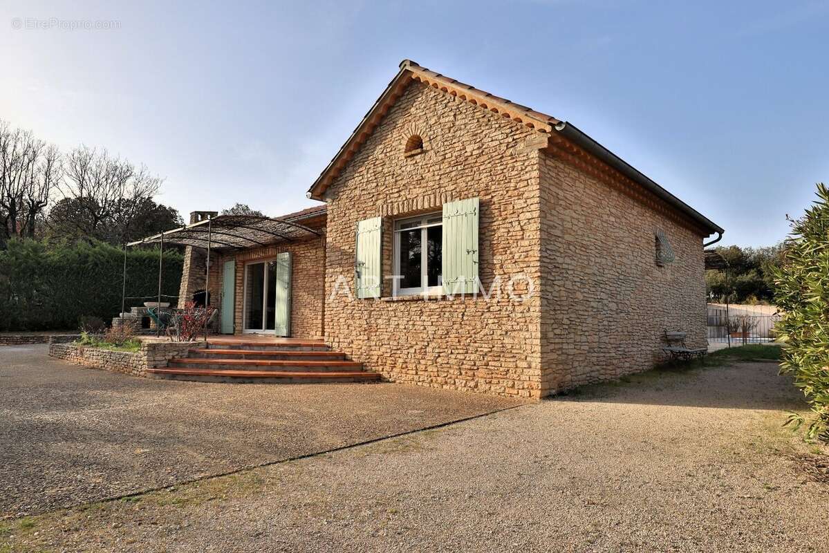 Maison à SAINT-SATURNIN-LES-APT
