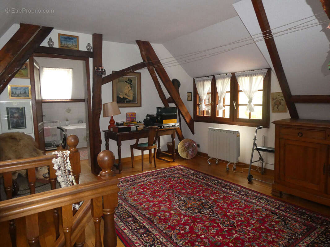 Maison à CORMEILLES