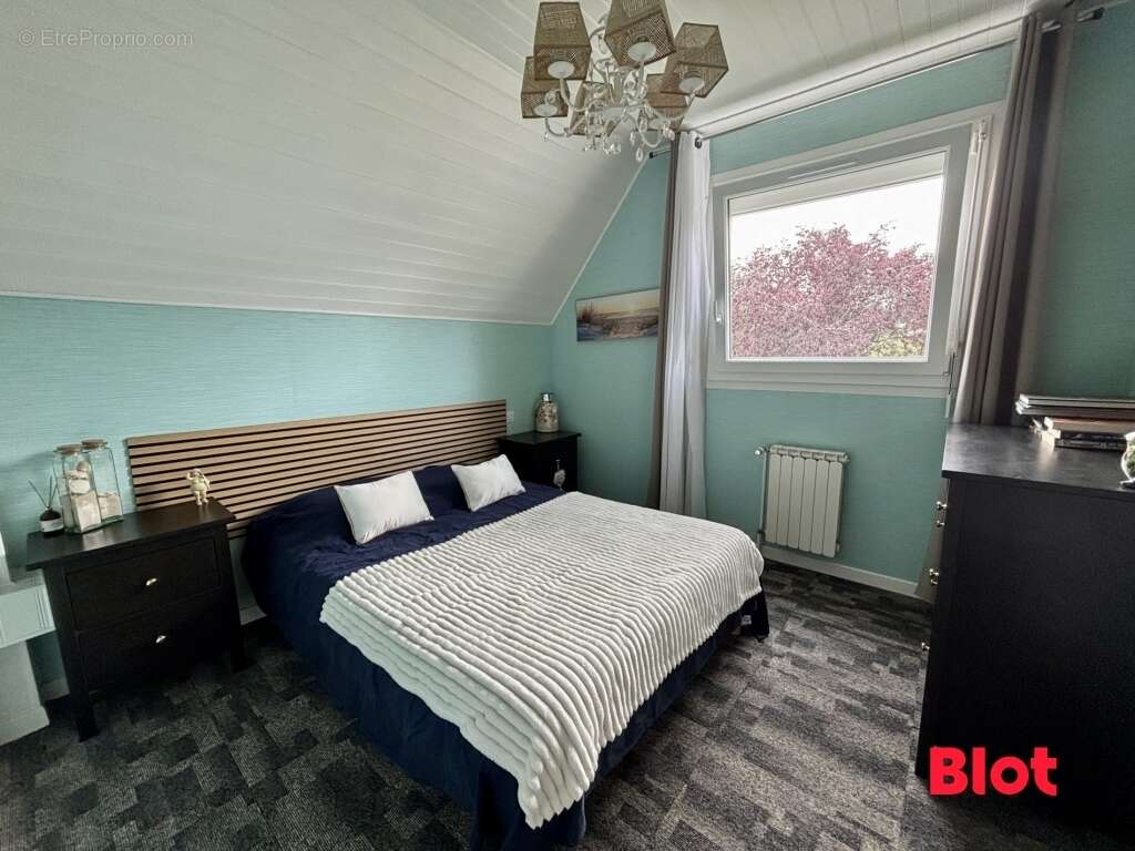 Maison 127 m² à Orgeres  - photo 6