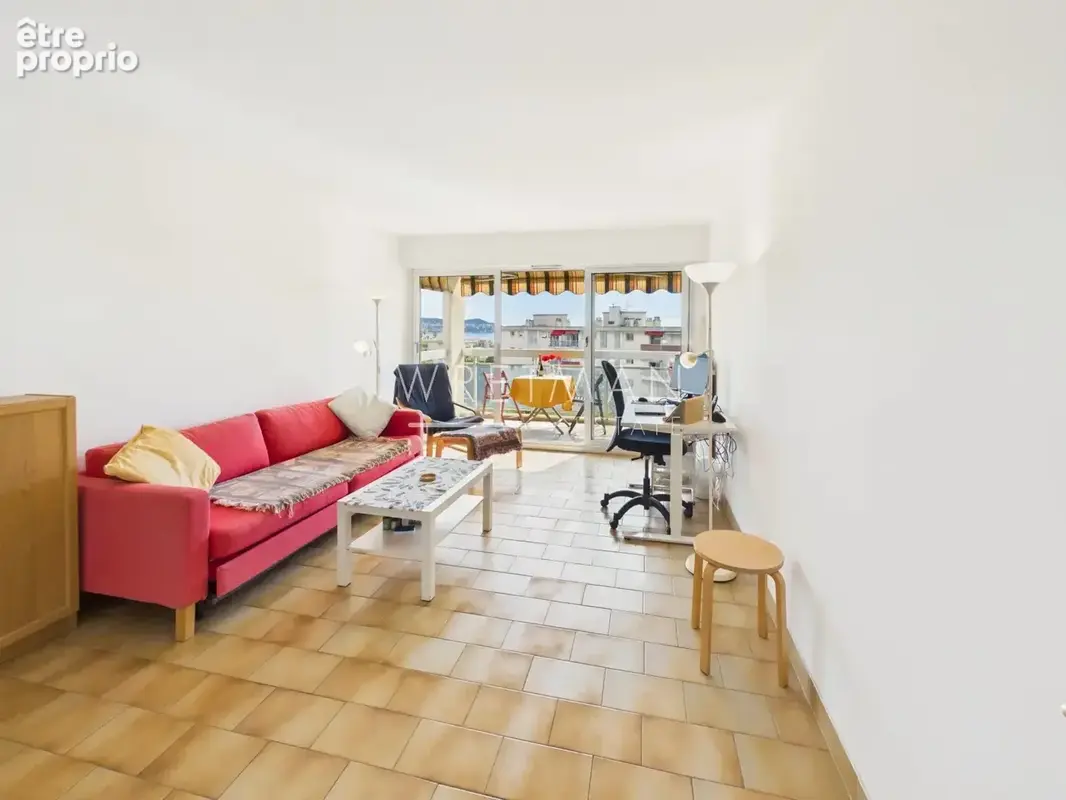 Lumineux appartement 2 pièces avec balcon – Nice Napoléon III - photo 3