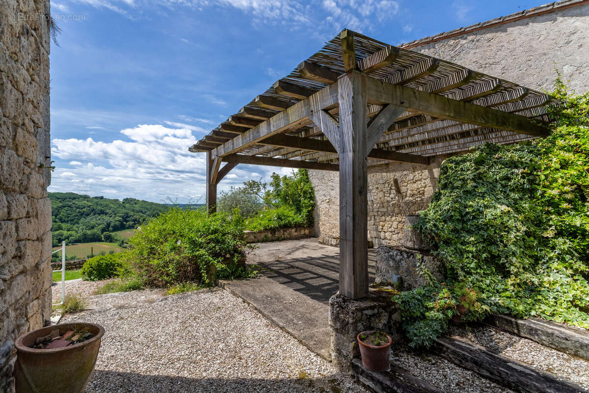 Maison à BEAUVILLE