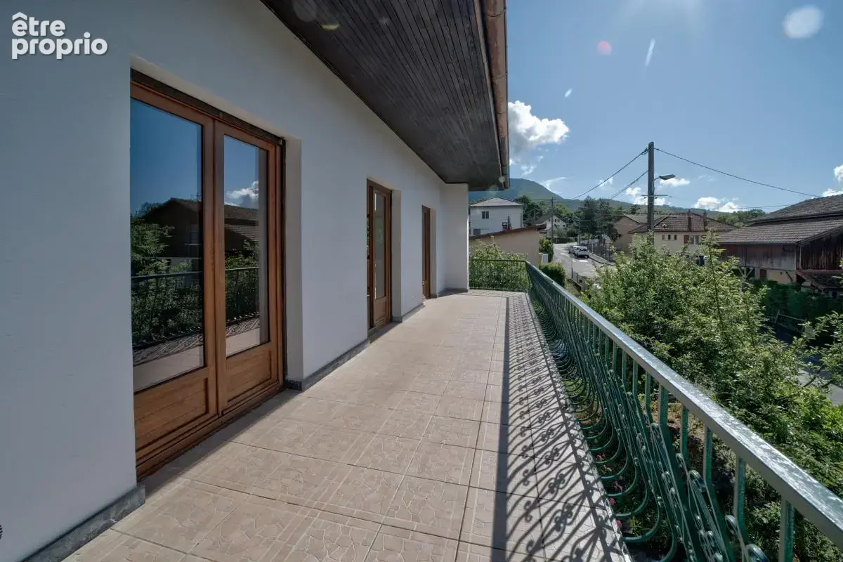 Appartement 4 pièces 92 m² à vendre à Bellegarde-Sur-Valserine (01200) - photo 2