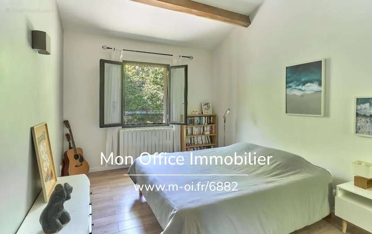 Maison à LE PUY-SAINTE-REPARADE