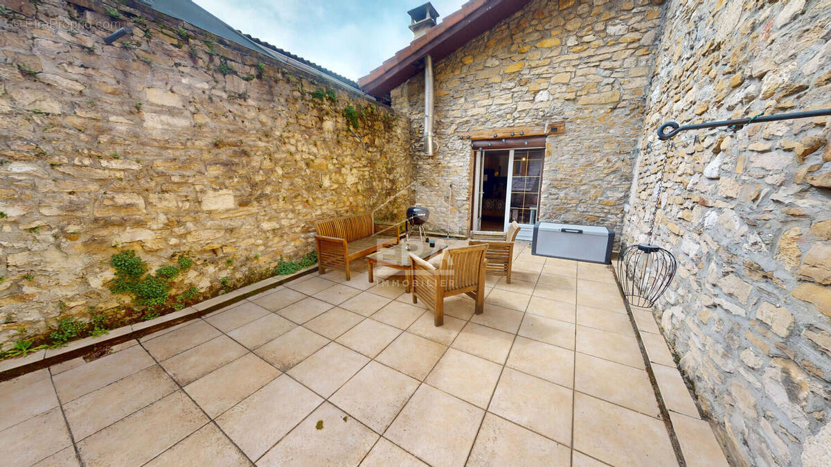 Maison à SAINT-SORLIN-EN-BUGEY