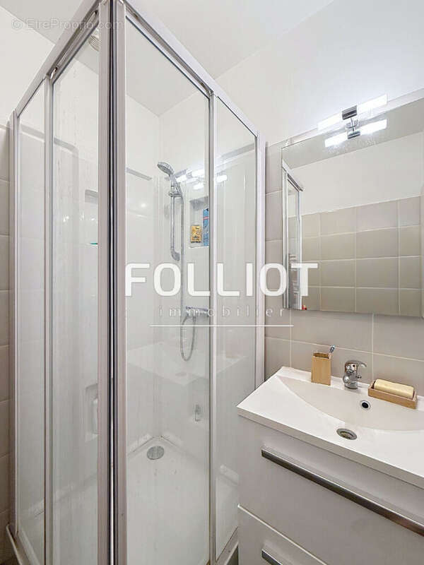 Appartement à DONVILLE-LES-BAINS