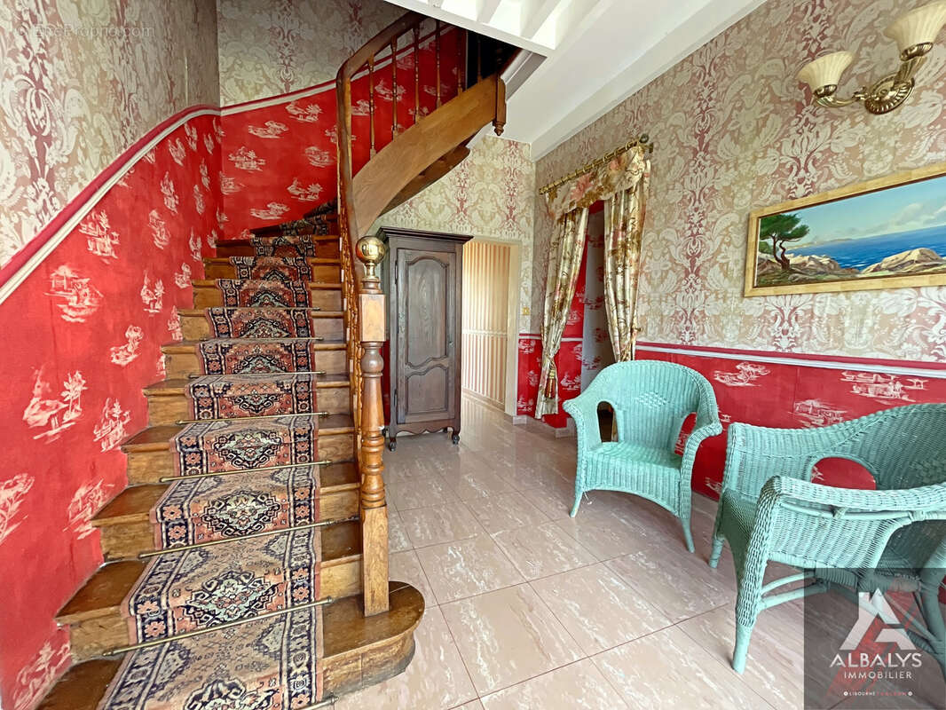 Maison à LES ARTIGUES-DE-LUSSAC