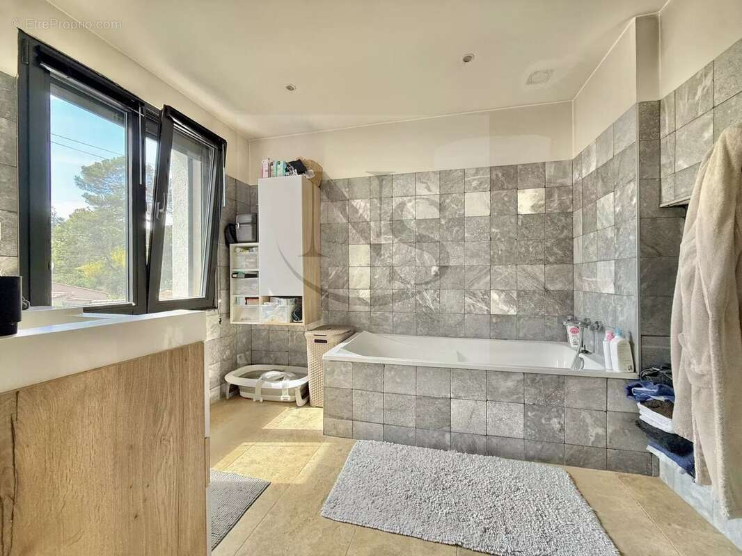 Maison à AIX-EN-PROVENCE