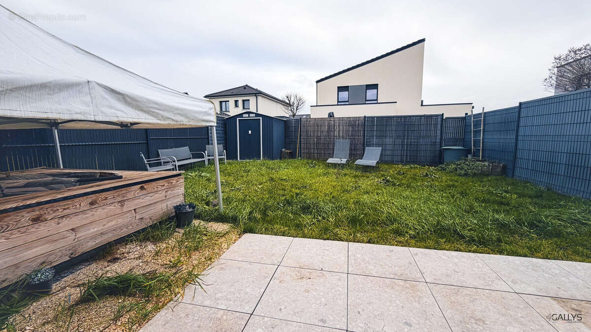 Appartement à CUVRY