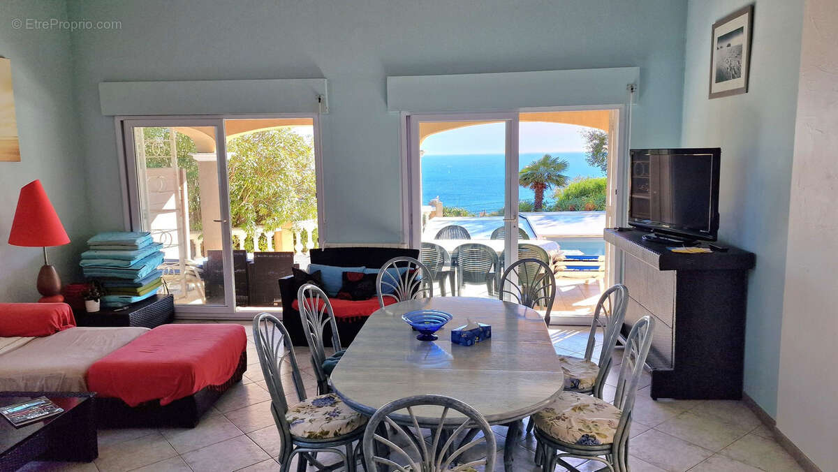 Maison à LES ISSAMBRES