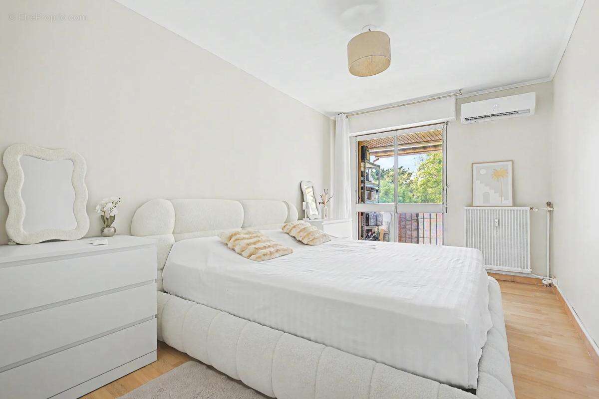 Appartement de 4 pièces de 77 m² à Avignon - photo 9