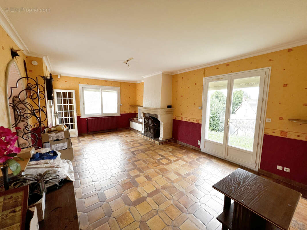 Maison à VOUNEUIL-SUR-VIENNE