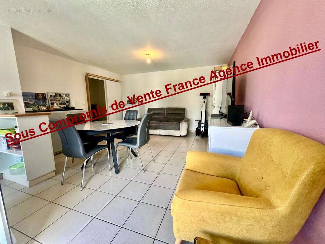 Appartement F3 60m² + Terrasse + 2 parking - photo 3