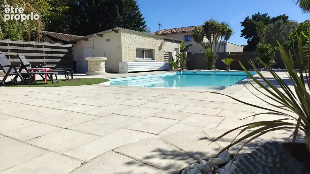 PAREMPUYRE - Charmante maison de plain-pied avec piscine, véranda & DPE B - photo 14