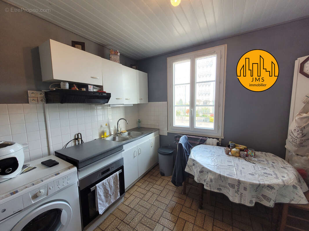 Maison à MONTMARAULT