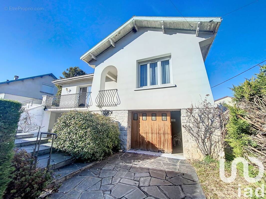 Photo 1 - Maison à TERRASSON-LAVILLEDIEU