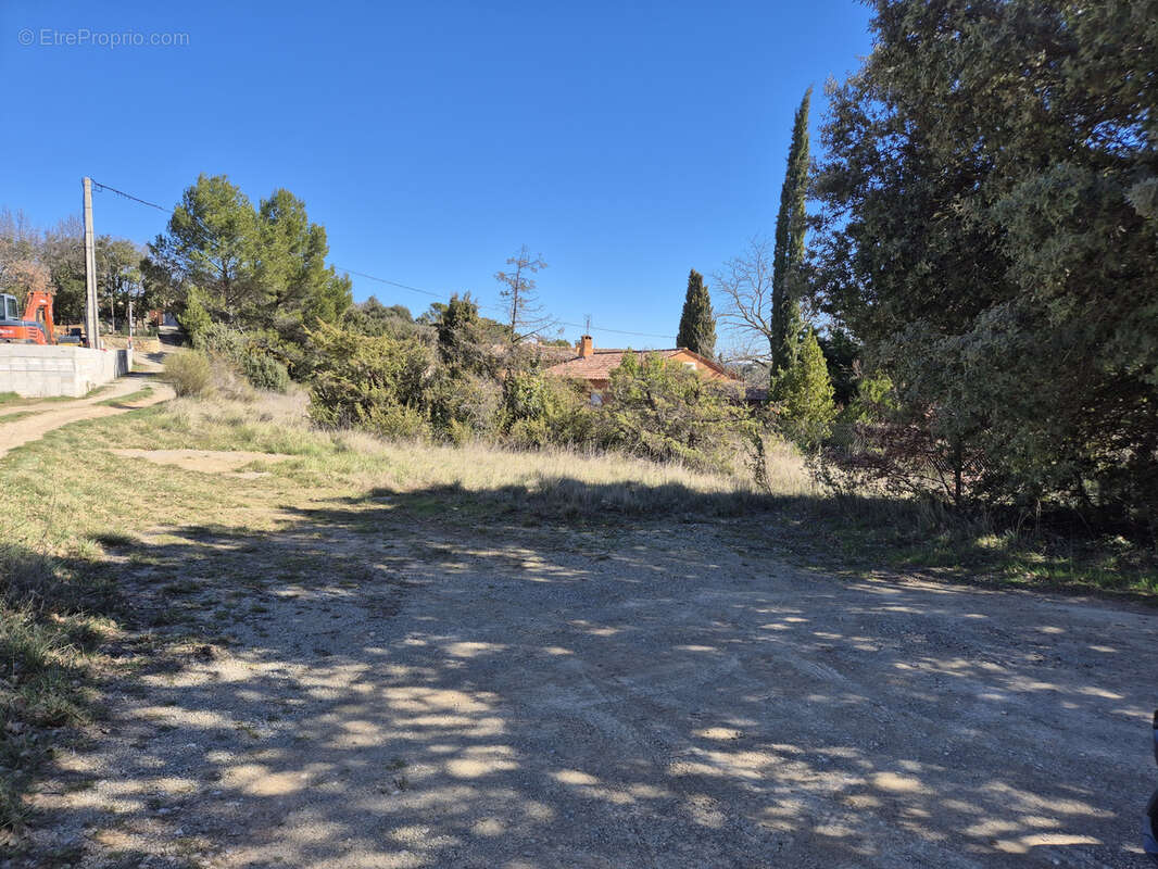 Terrain à MONTMEYAN