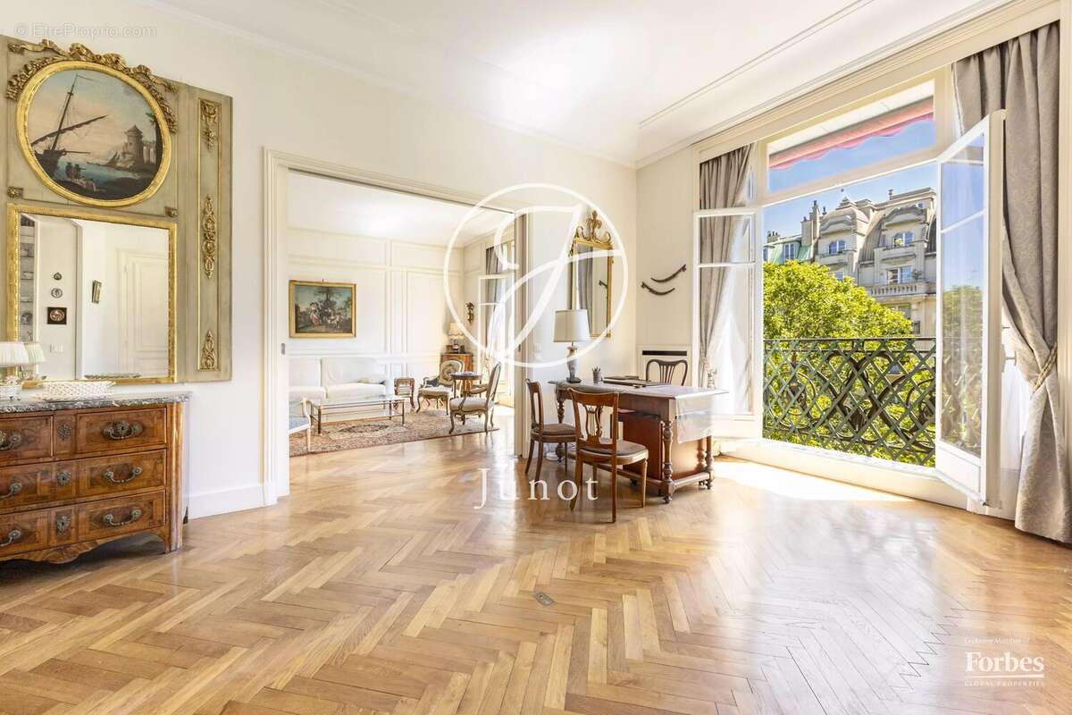 Appartement à PARIS-7E