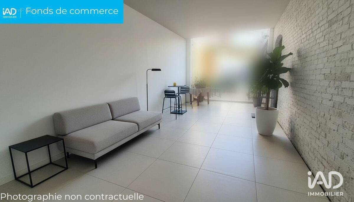 Photo 1 - Commerce à DOMART-SUR-LA-LUCE