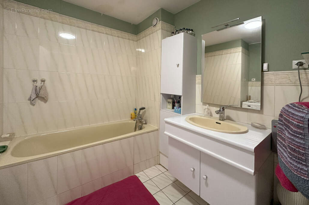 Appartement à NANTERRE
