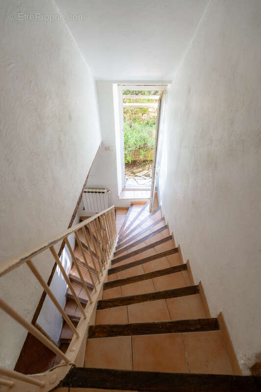 Maison à SIMIANE-COLLONGUE