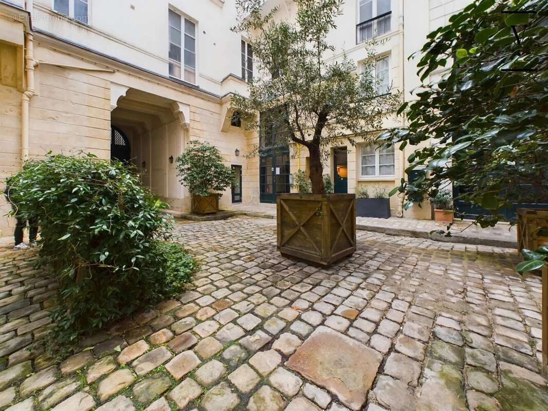 Appartement à PARIS-6E