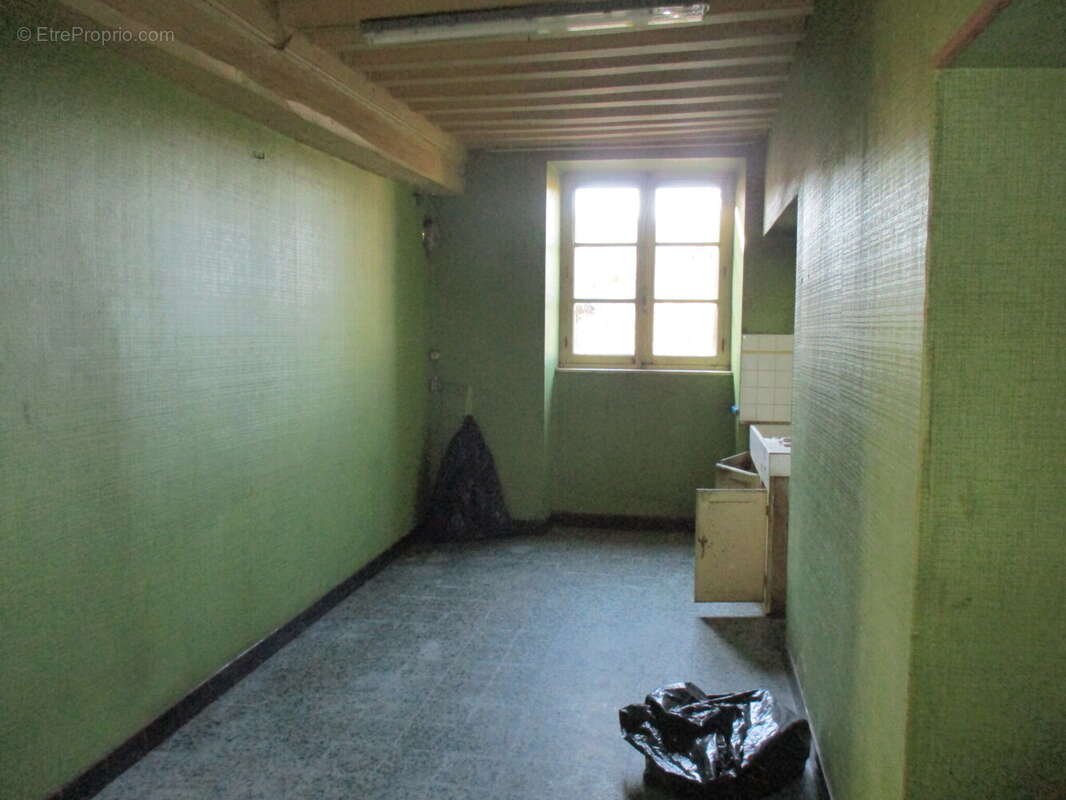 Maison à MONTREUILLON