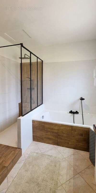 Maison à TOURRETTE-LEVENS