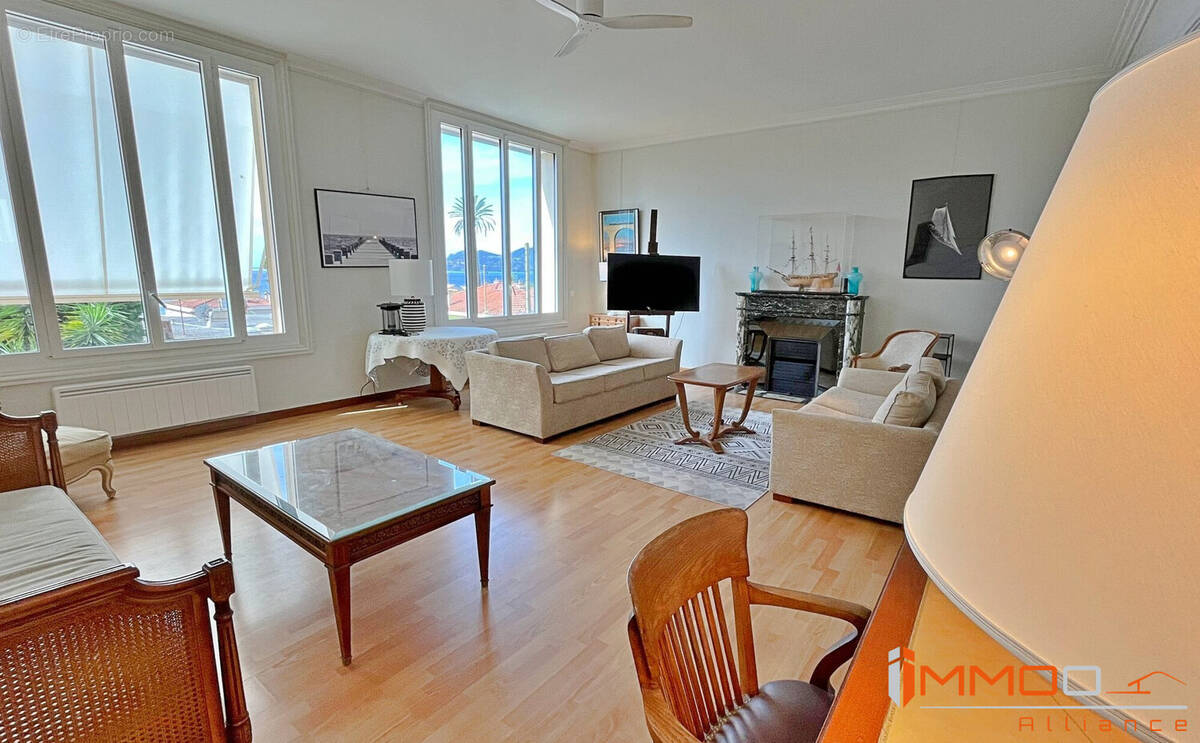 Chambre - Appartement à CANNES