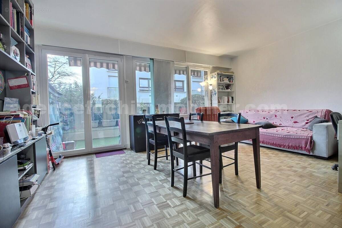 exposio_133575104 - Appartement à SAINT-MAUR-DES-FOSSES