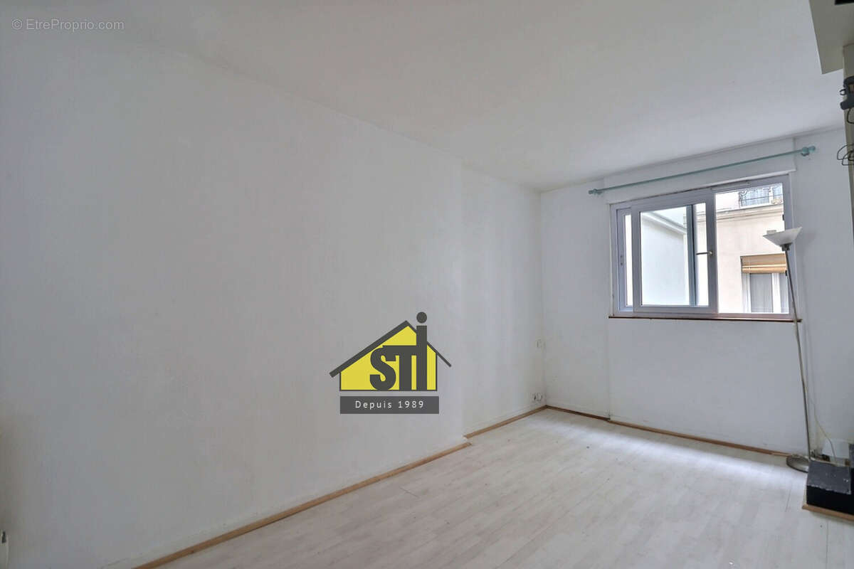 Appartement à PARIS-14E