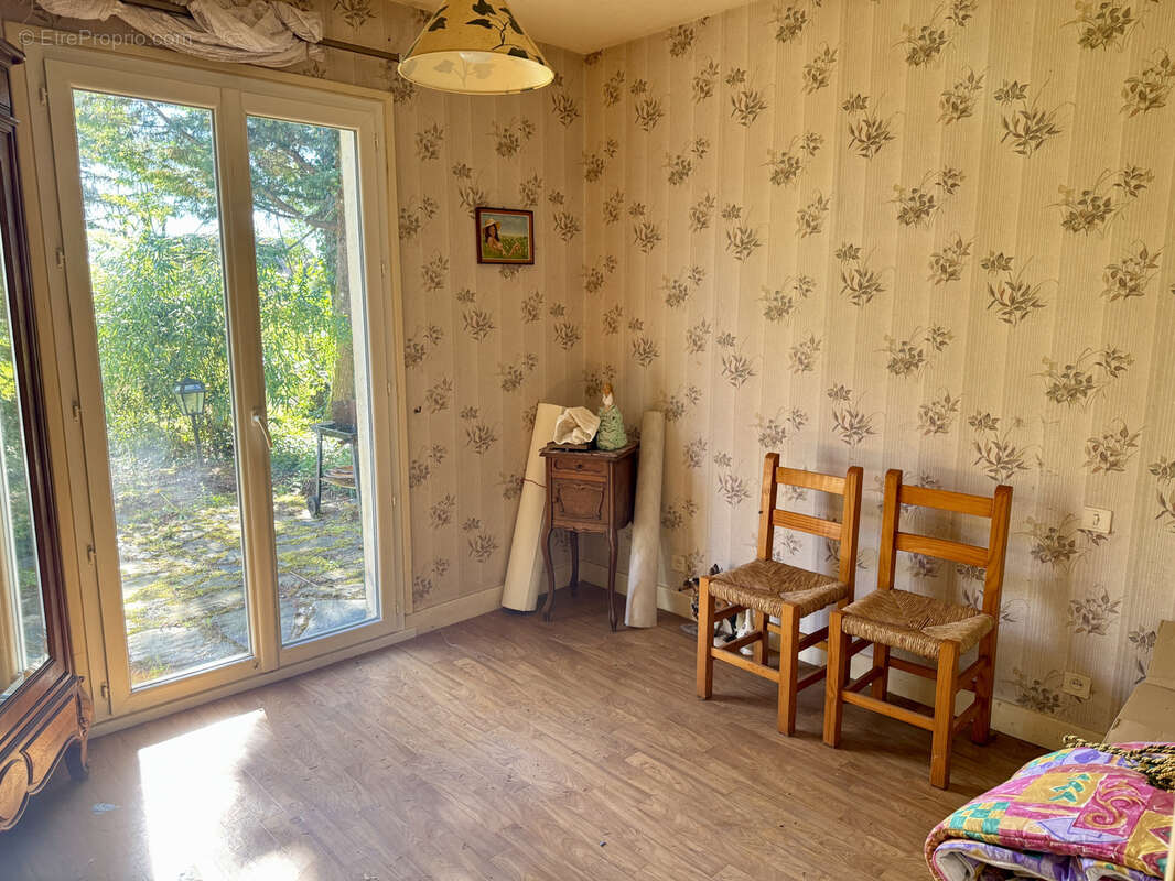 Maison à VARETZ
