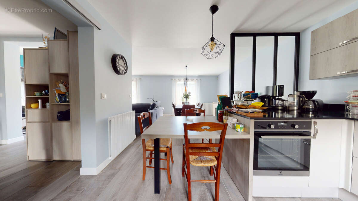 Maison à SARTROUVILLE