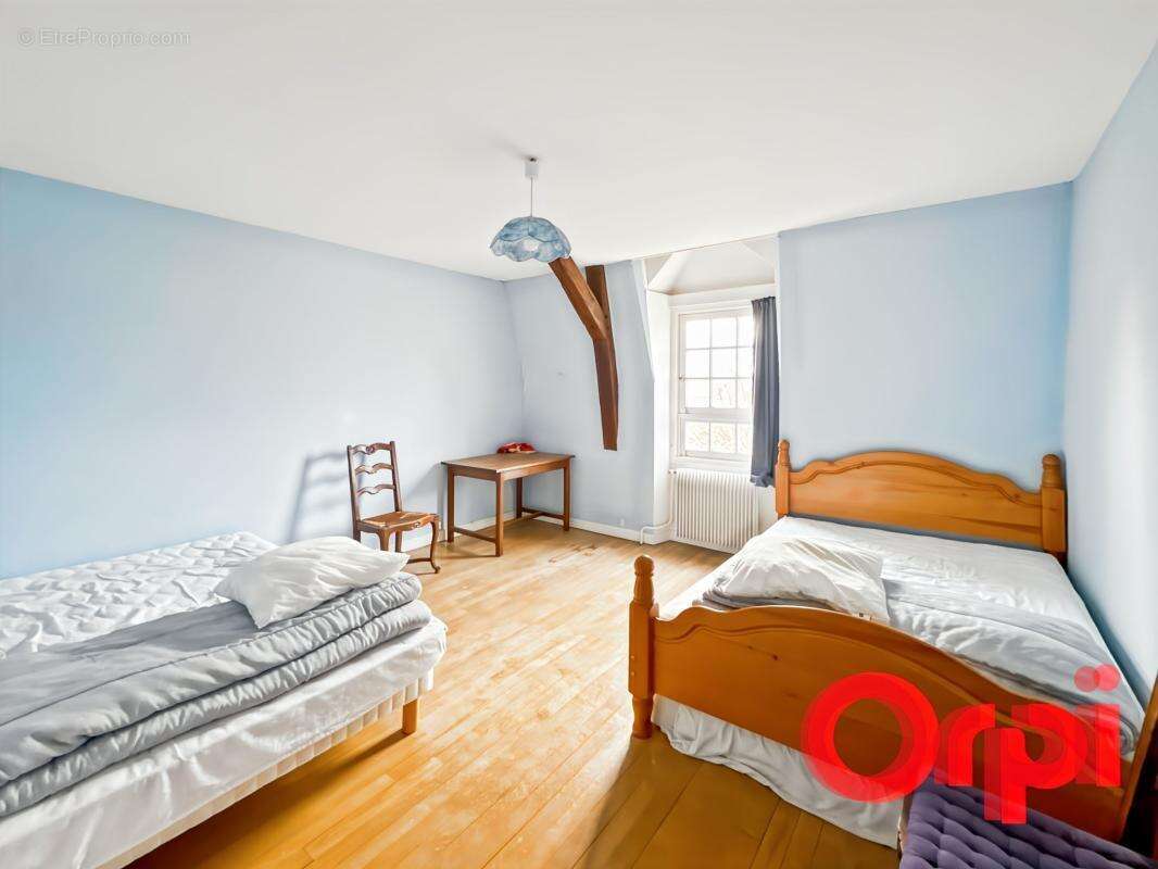 Maison à SAINT-AMAND-MONTROND