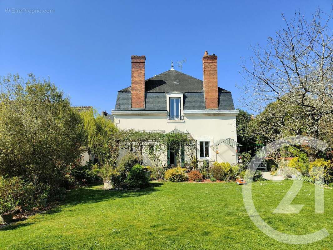 Maison à COSNE-COURS-SUR-LOIRE