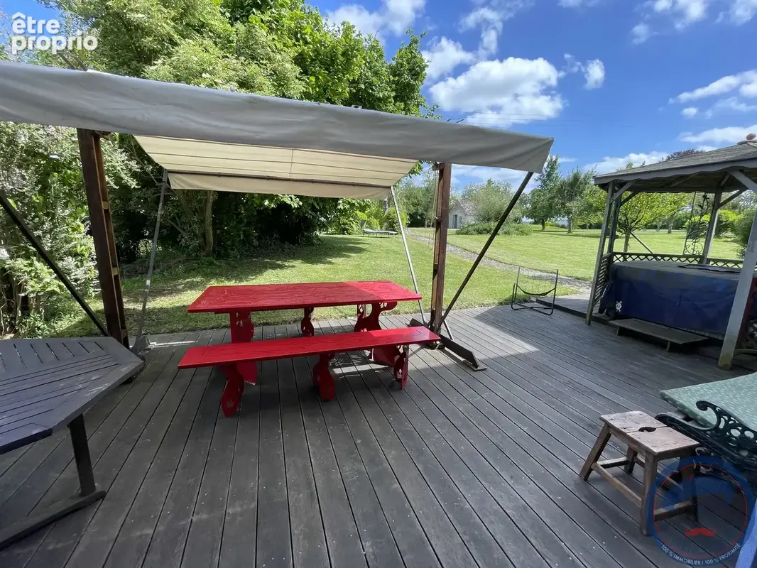 Maison en pierre de 189 M2, un Hangar de 600 m2 ,piscine, sauna au prix de 388 500 FAI. - photo 7