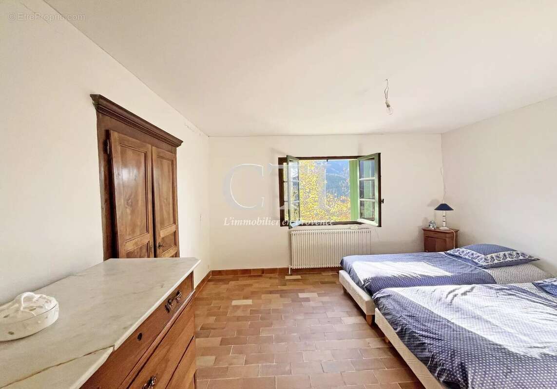 Maison à MONTBRUN-LES-BAINS