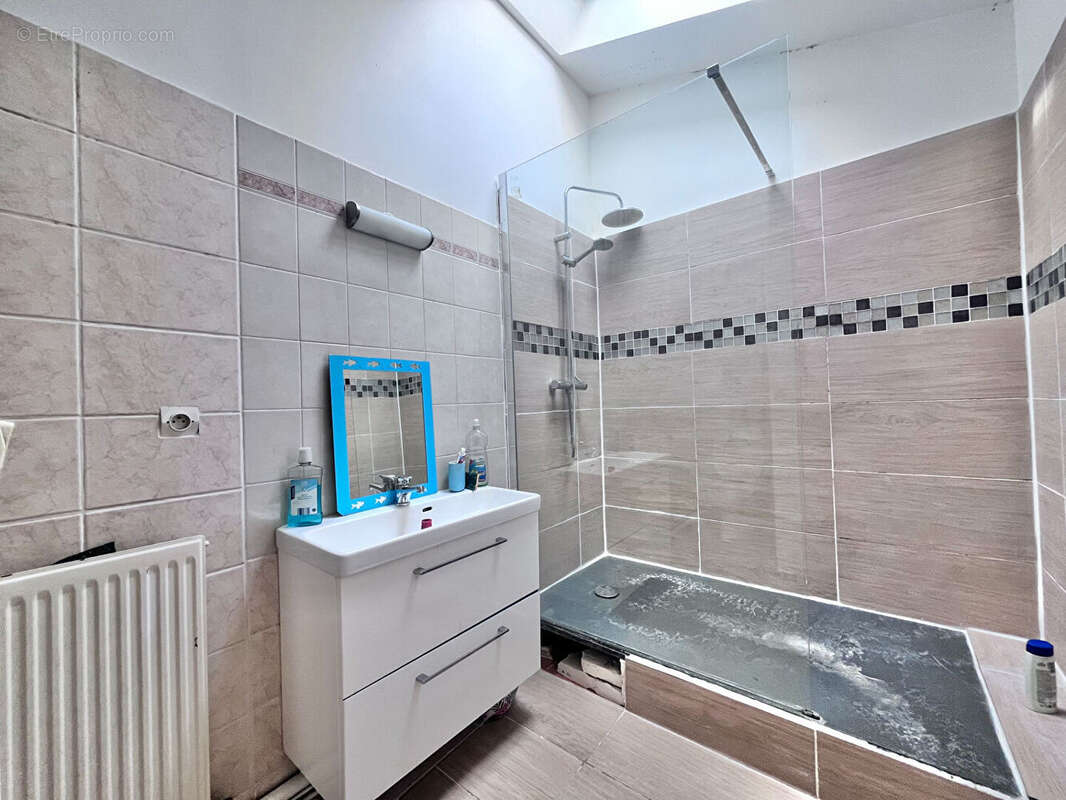 Maison à PARIS-19E