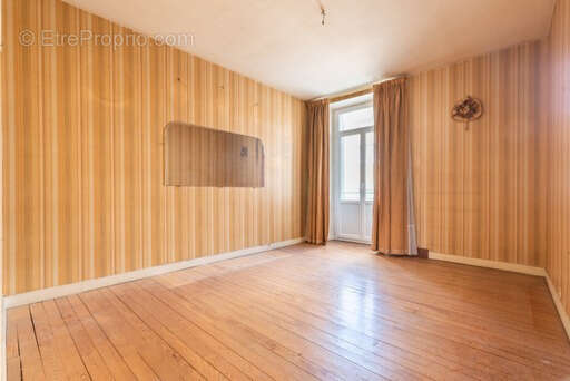 Appartement à CRAPONNE-SUR-ARZON