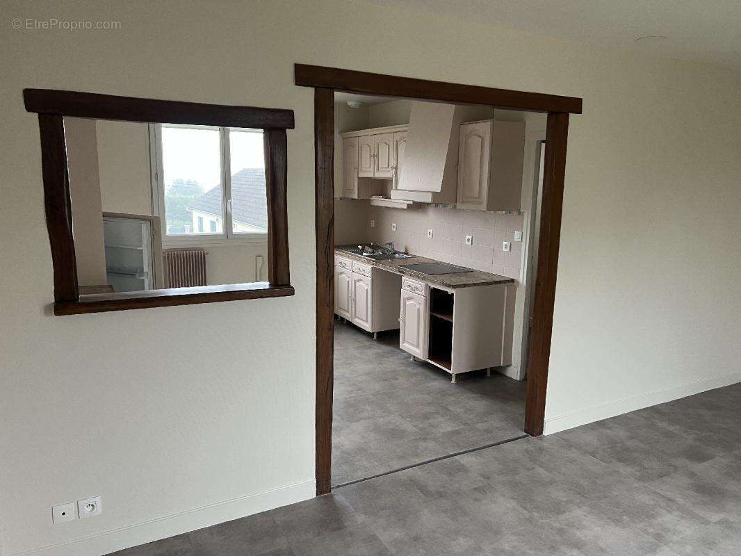 Maison à SAINTE-GAUBURGE-SAINTE-COLOMBE